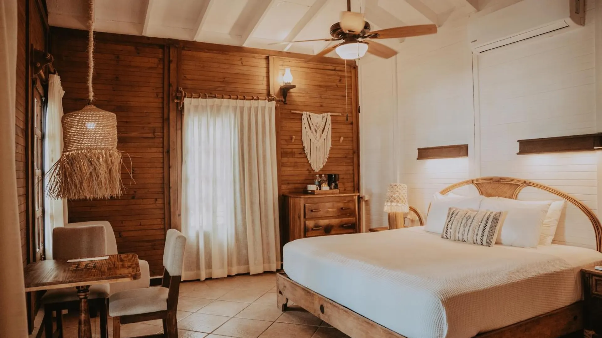 ****  Petit Lafitte Beach Front Hotel & Bungalows Playa del Carmen Mexico