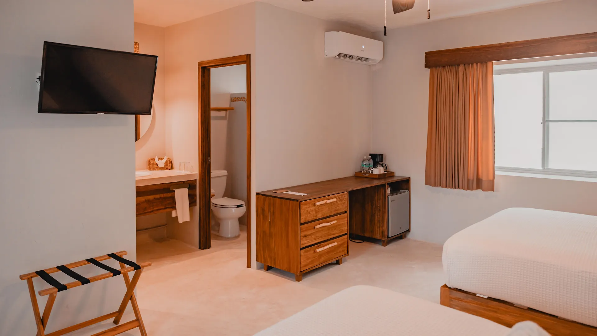 Petit Lafitte Beach Front Hotel & Bungalows Playa del Carmen 4*,  Meksyk